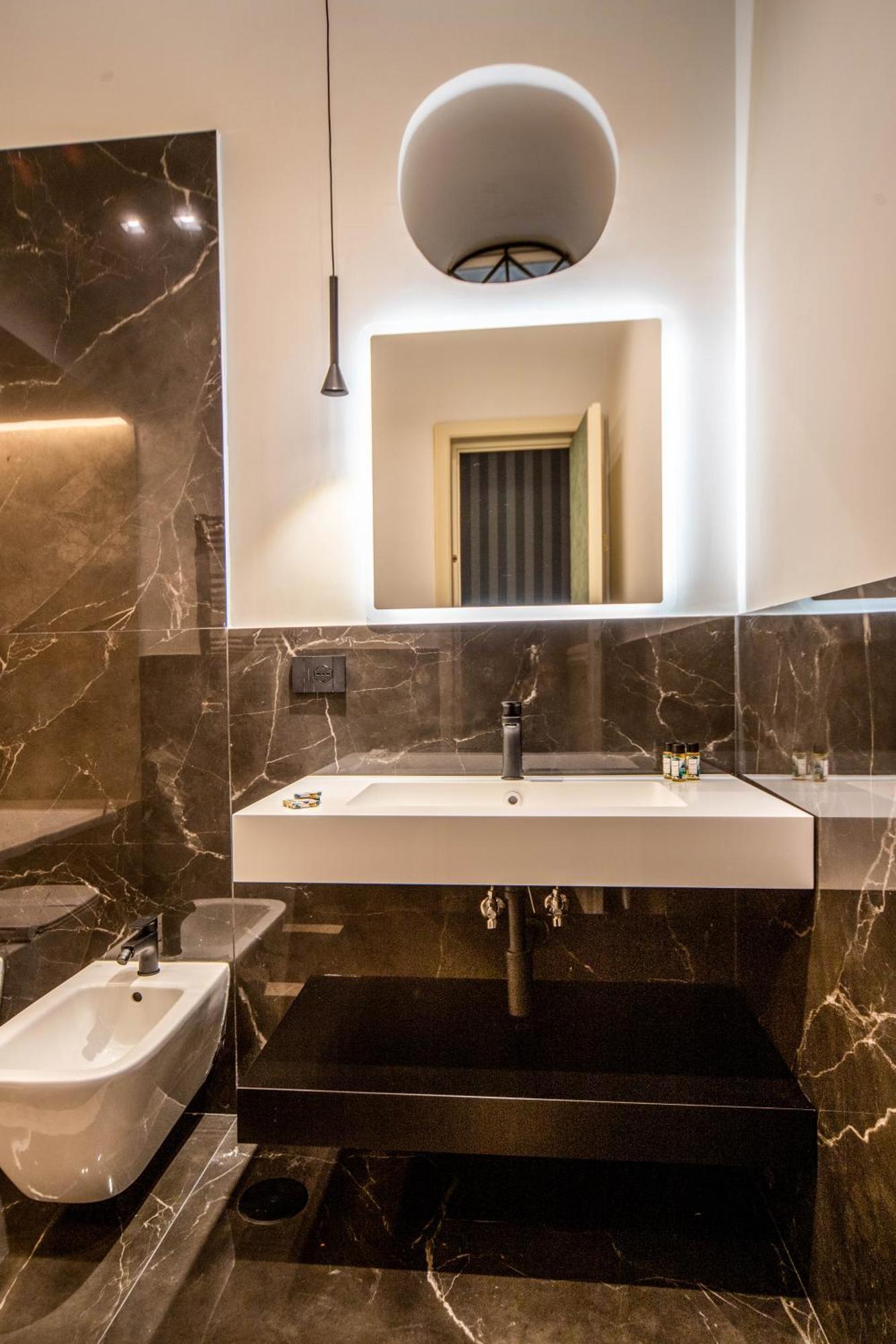 Arthouse Lady Marys Tribunali Luxury Suite Neapol Exteriér fotografie